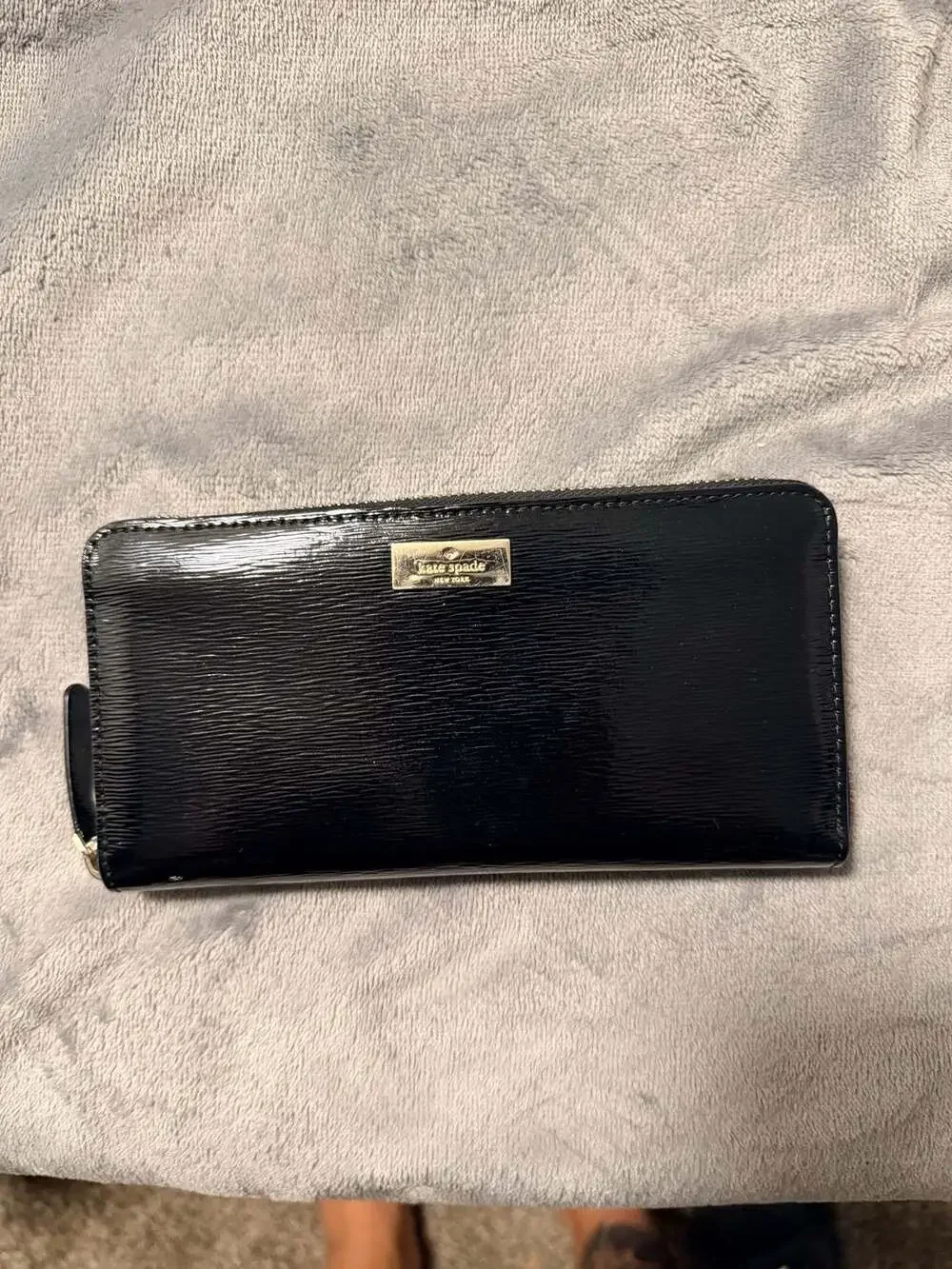 Kate Spade New York Bixby Place Black Patent Leather Zip Around Wallet